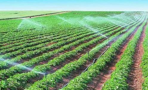 操美女喷水视频农田高 效节水灌溉